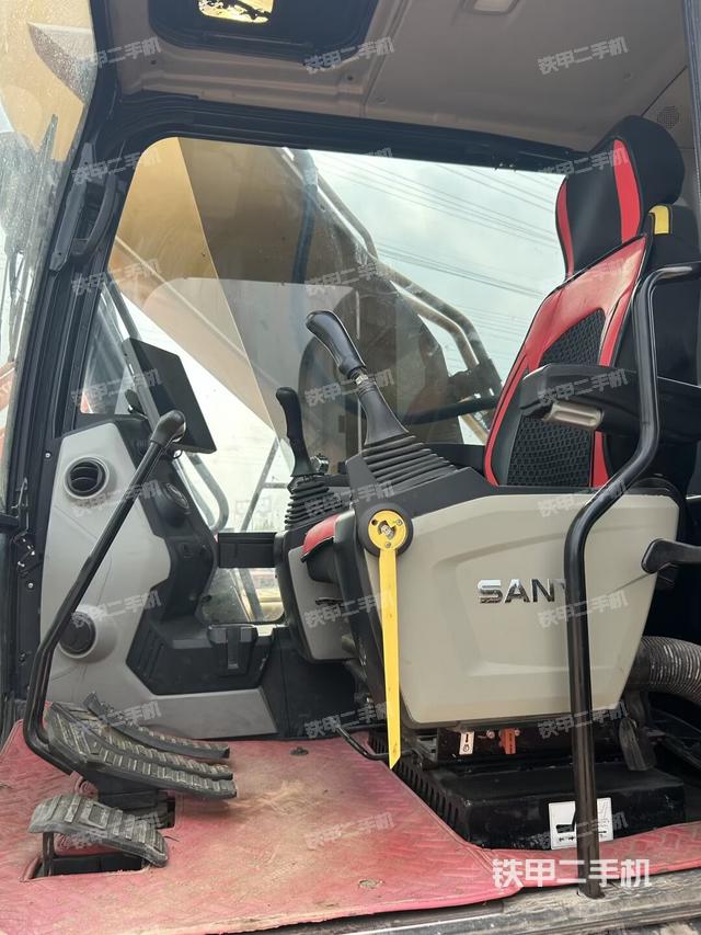 座椅左側(cè)控制臺/音響/含左手柄（駕駛室部分）