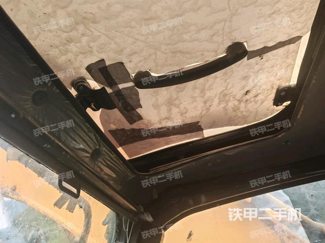 右侧玻璃角标（驾驶室部分）