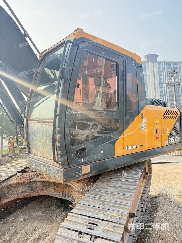 駕駛室整體（整機(jī)外觀）