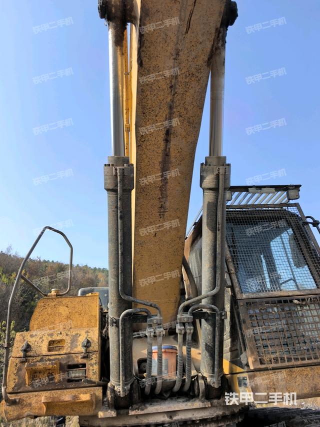 大臂油缸整體?豎拍（工作和回轉(zhuǎn)裝置）