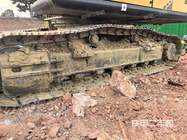 左側(cè)履帶整體?（行走機(jī)構(gòu)）