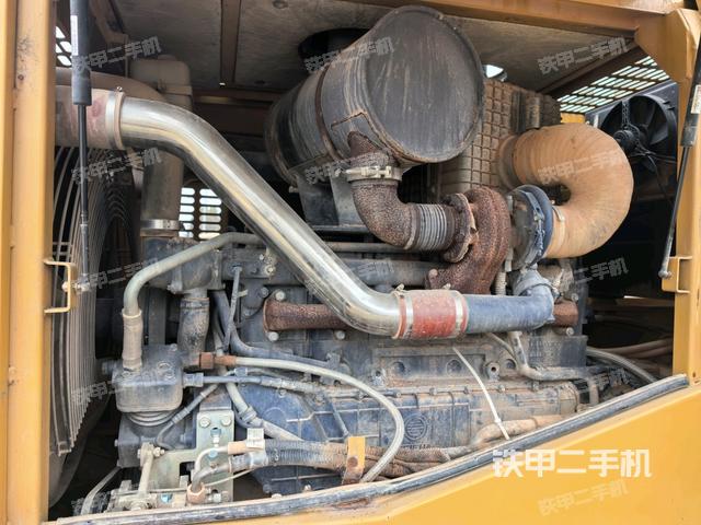 發(fā)動(dòng)機(jī)左側(cè)（整機(jī)外觀及大件）