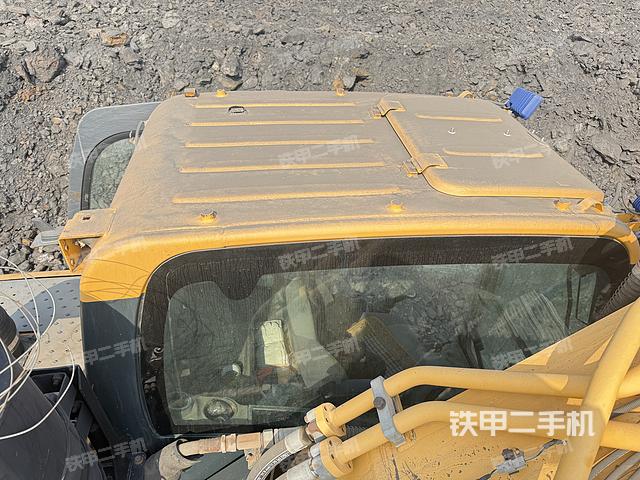 驾驶室顶部（整机外观）