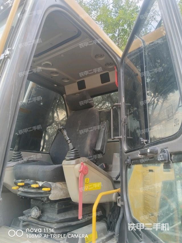 驾驶室整体（整机外观）