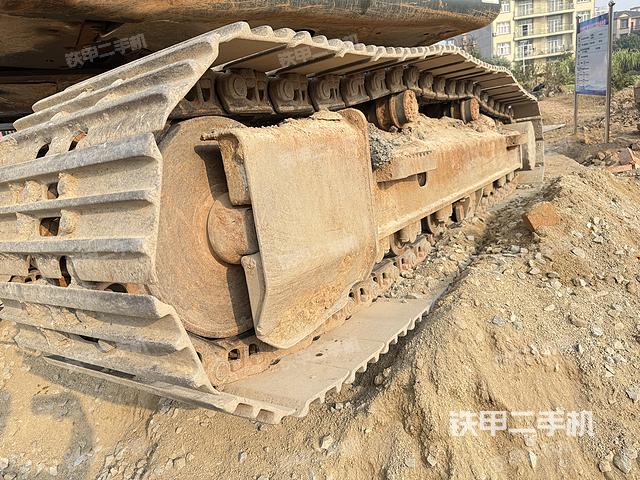 單側(cè)履帶整體（整機(jī)外觀）