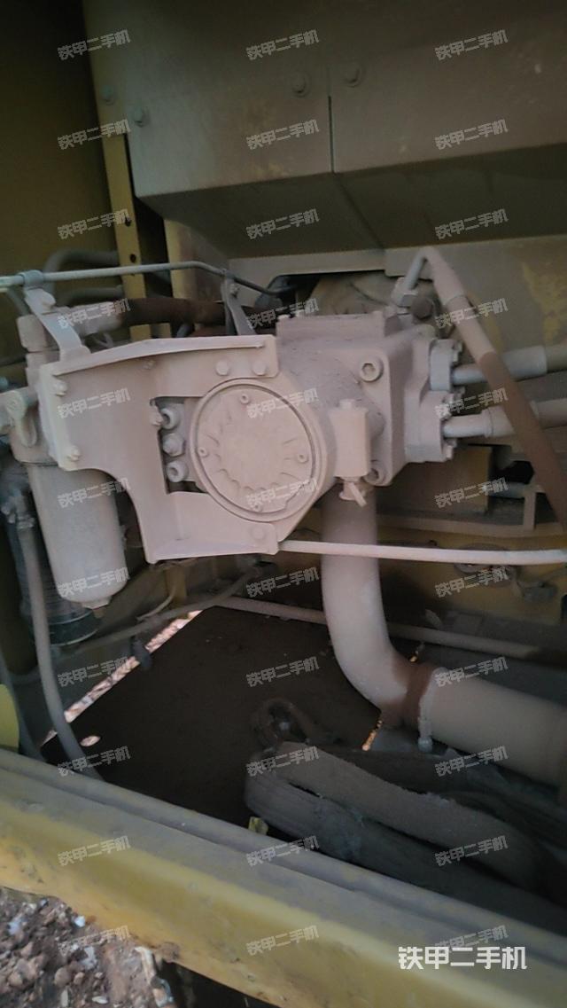 液壓泵艙室正面整體（整機(jī)外觀）