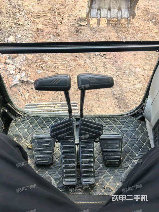 后窗玻璃角標(biāo)（駕駛室部分）