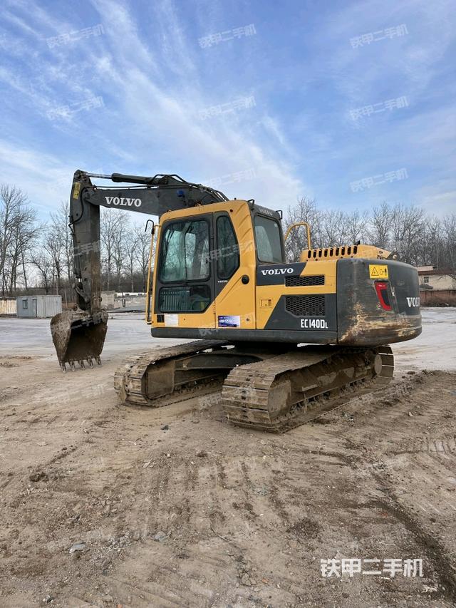 驾驶室顶部（整机外观）