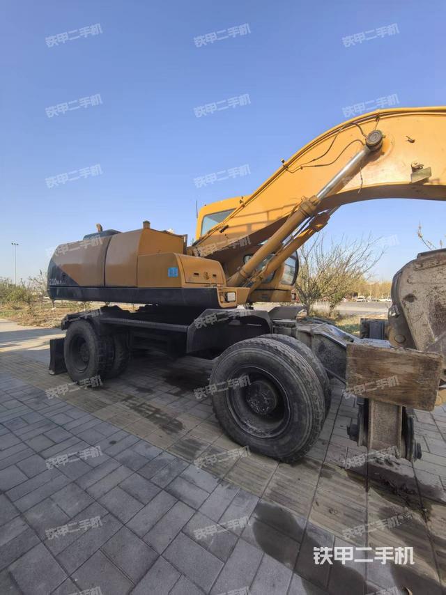 单侧履带整体（整机外观）