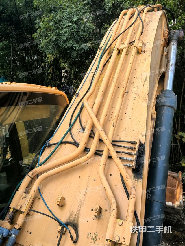 大臂背部俯視（工作和回轉(zhuǎn)裝置）