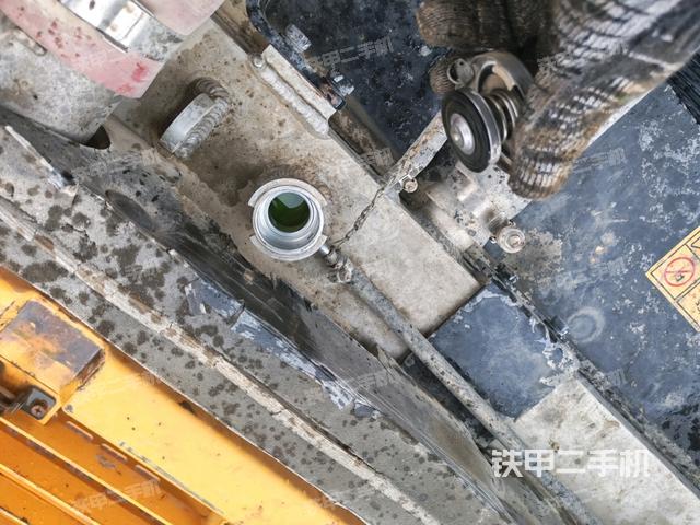 中央回转接头特写（上车部件）