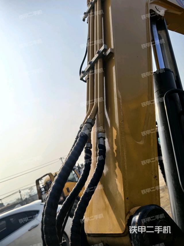 大臂背部俯視（工作和回轉(zhuǎn)裝置）