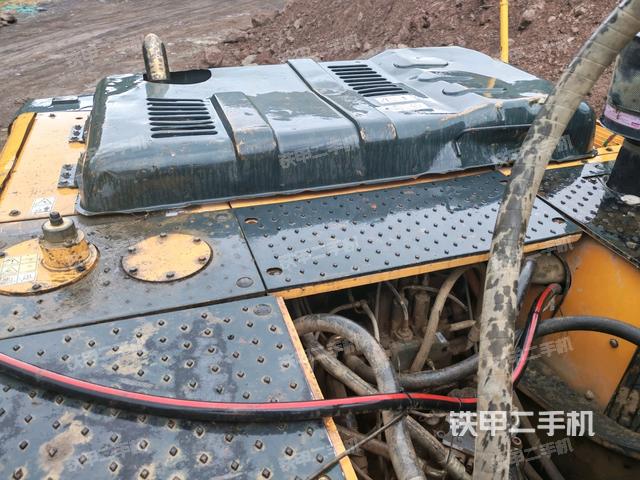 转盘和下车架正前（工作和回转装置）