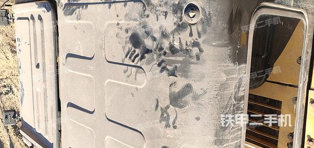 驾驶室顶部（整机外观）