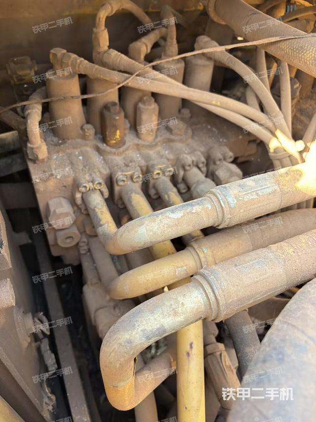 駕駛室頂部（整機(jī)外觀）