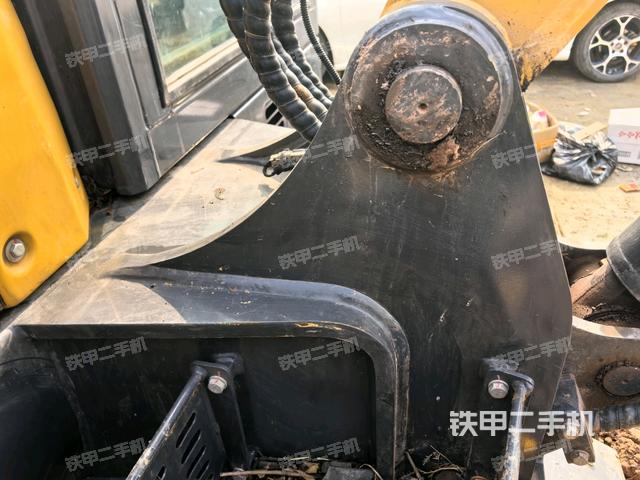 大臂根部?斜（工作和回轉(zhuǎn)裝置）