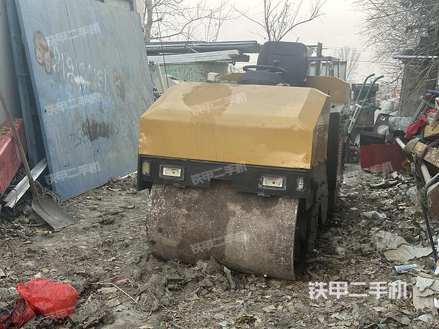 驾驶室操作台（设备外观及核心部件）