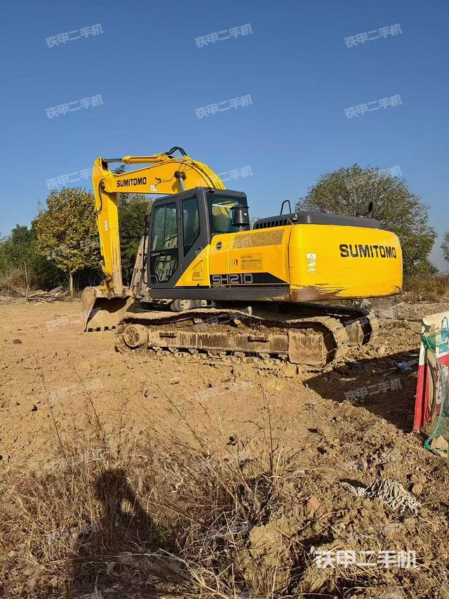 驾驶室顶部（整机外观）