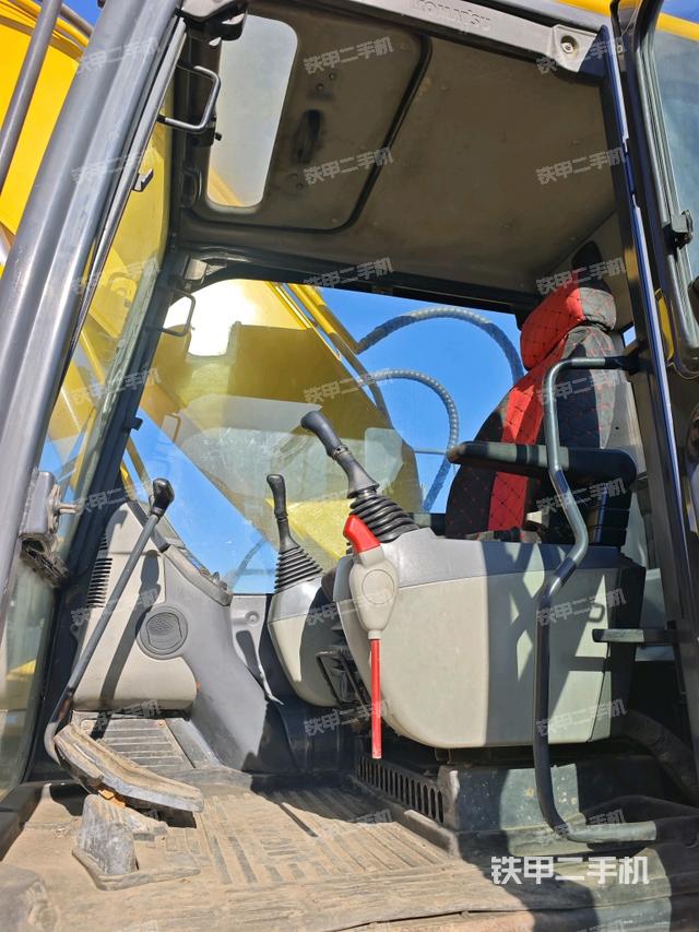 駕駛室整體（整機外觀）