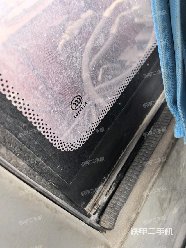 后窗玻璃角标（驾驶室部分）