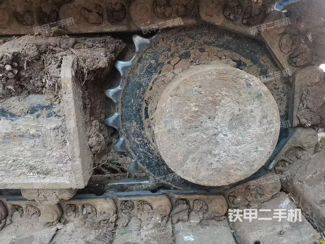 回轉(zhuǎn)馬達(dá)和主控閥（整機(jī)外觀）