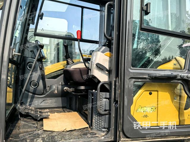 ?駕駛室正側(cè)（駕駛室部分）