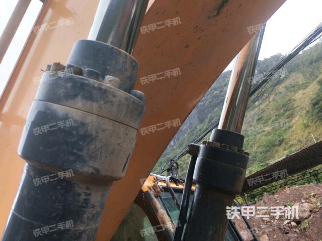 小臂整体右前（工作和回转装置）