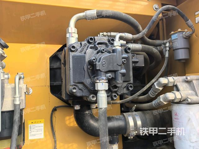 液壓泵斜45?左（大件艙室）