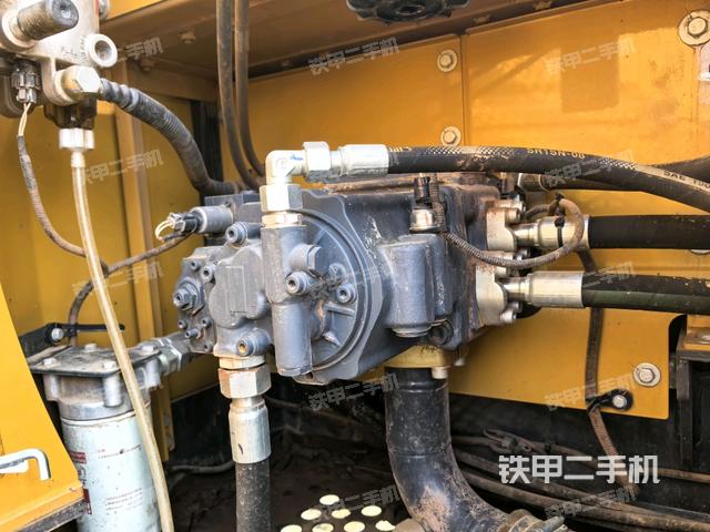 液压泵斜45 左（大件舱室）