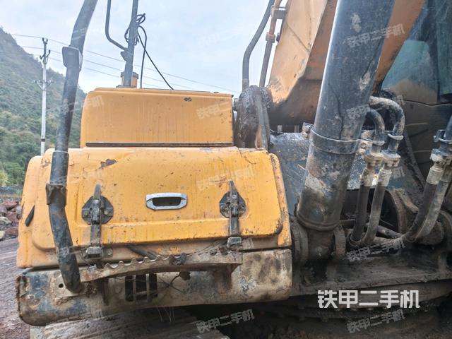 大臂背部俯视（工作和回转装置）