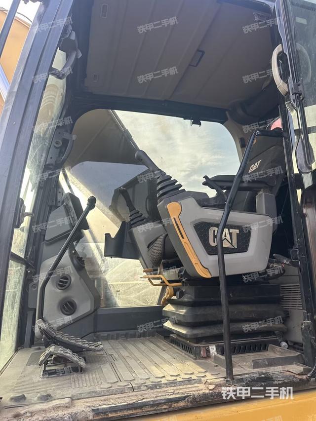 駕駛室整體（整機(jī)外觀）