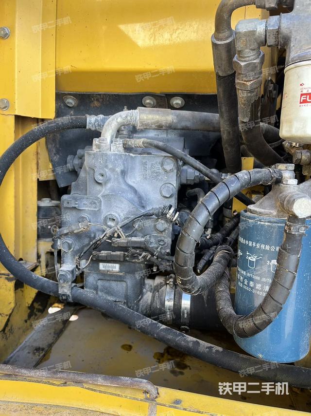 液壓泵艙室正面整體（整機(jī)外觀）