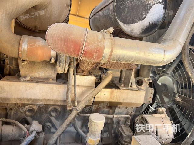 駕駛室操作臺（設(shè)備外觀及核心部件）