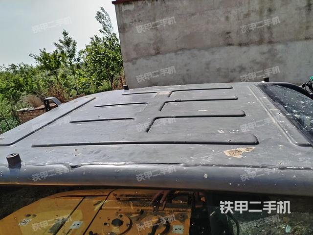 驾驶室顶部（整机外观）