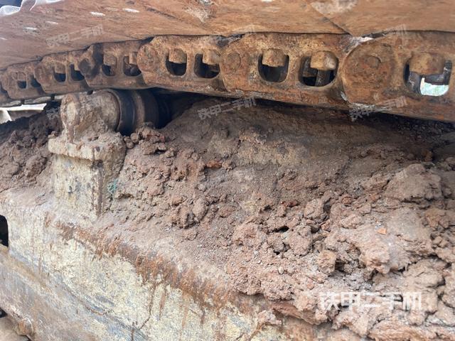 左驅(qū)動輪（行走機構(gòu)）