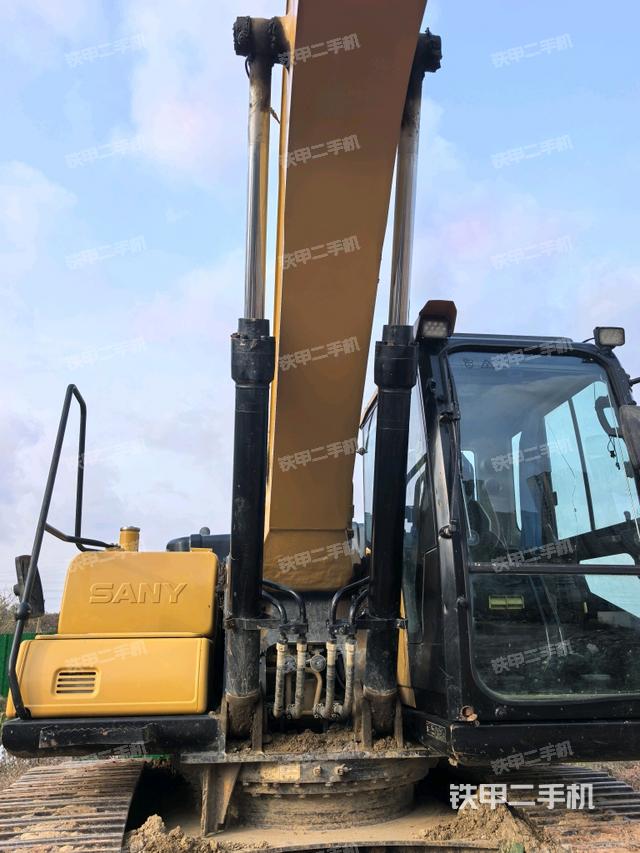 大臂油缸整體?豎拍（工作和回轉(zhuǎn)裝置）