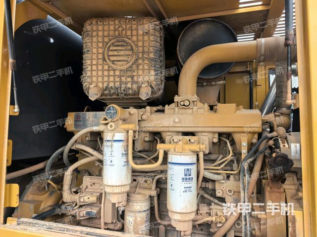 发动机左侧（整机外观及大件）