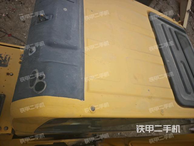 驾驶室顶部（整机外观）