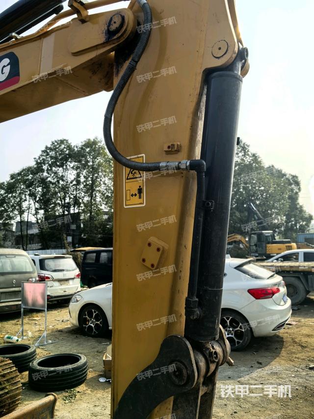 小臂整體左后（工作和回轉(zhuǎn)裝置）