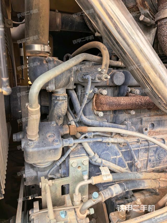 發(fā)動(dòng)機(jī)右側(cè)（整機(jī)外觀及大件）