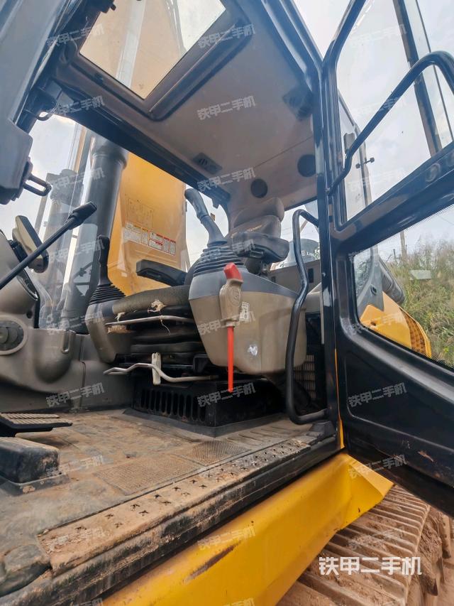 驾驶室整体（整机外观）