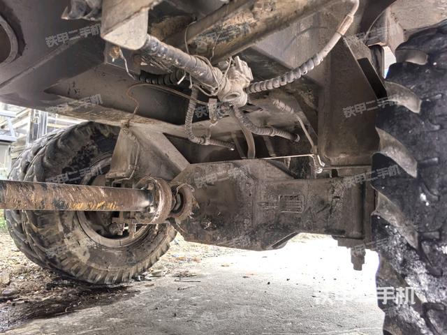 右驱动轮（行走机构）