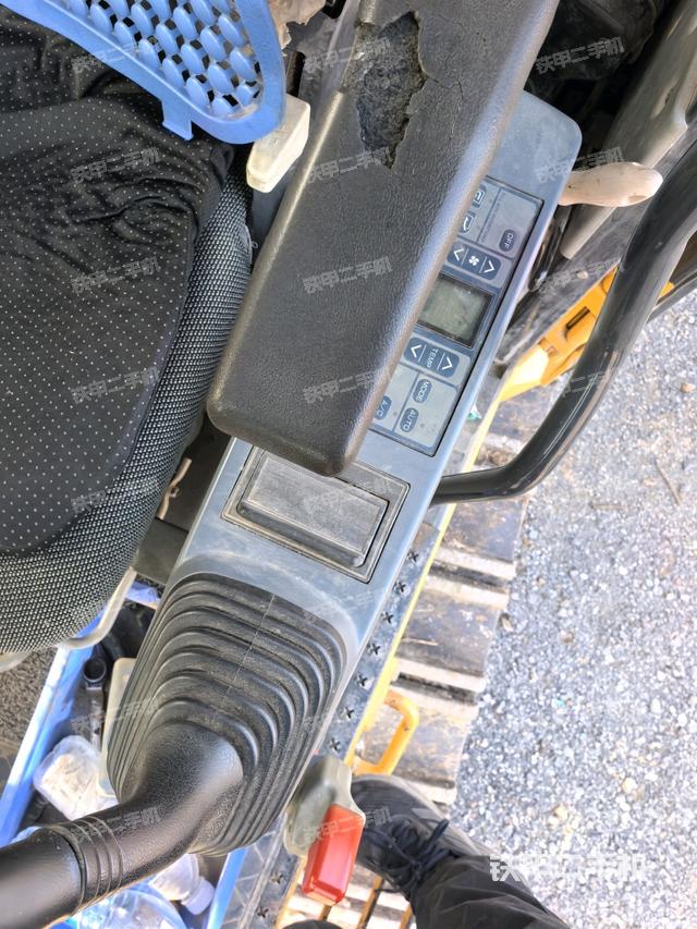 座椅左側(cè)控制臺(tái)/音響/含左手柄（駕駛室部分）