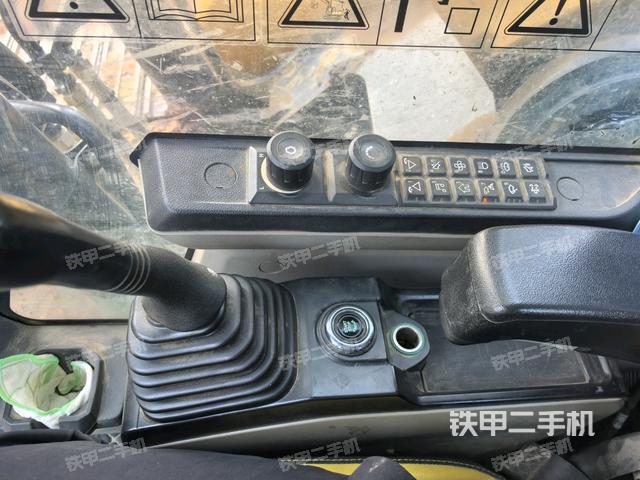 座椅左側(cè)控制臺(tái)/音響/含左手柄（駕駛室部分）