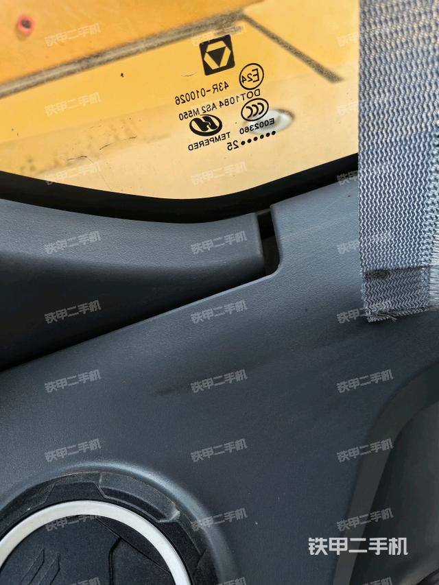 后窗玻璃角标（驾驶室部分）