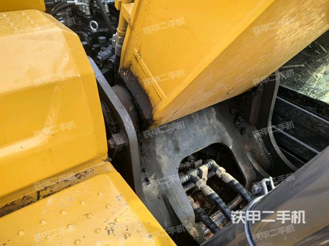 大臂根部 斜视（工作和回转装置）