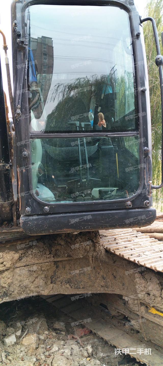 驾驶室整体（整机外观）