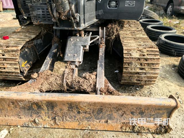 轉(zhuǎn)盤和下車架正前（工作和回轉(zhuǎn)裝置）