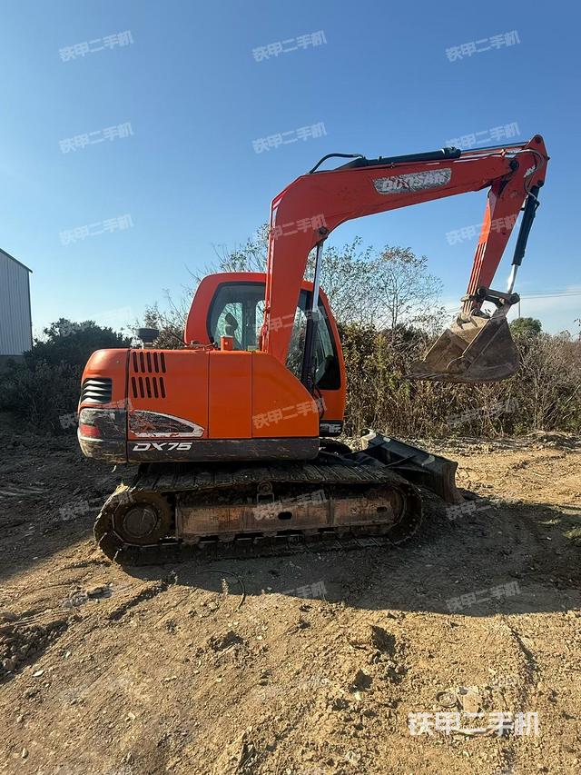 斗山DX75-9CN PLUS挖掘机