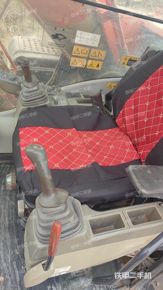 驾驶室整体（整机外观）